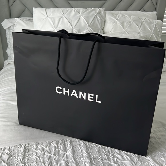 Large Chanel Shopping Bag - Picture 2 of 4
